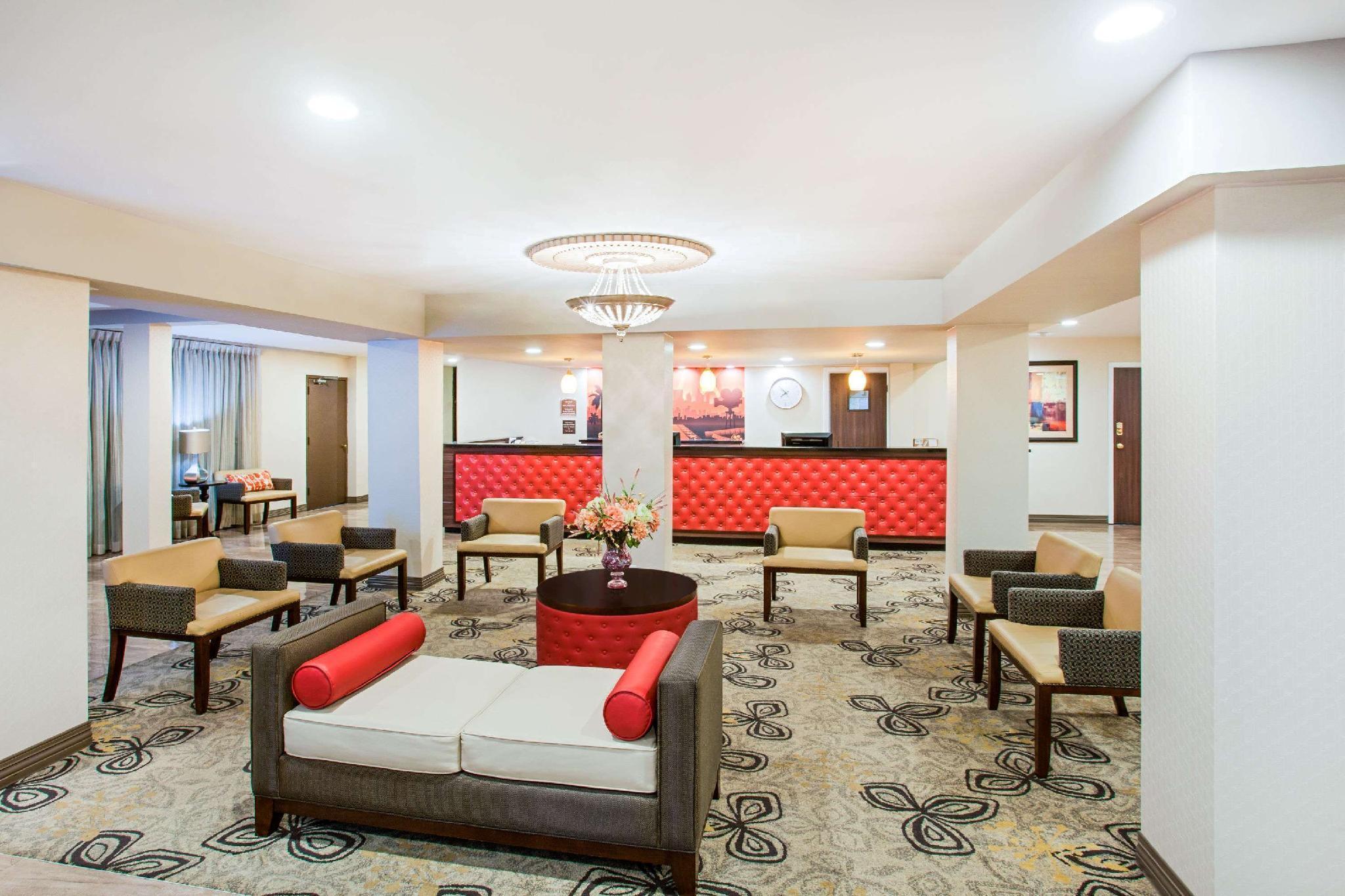 Ramada By Wyndham Burbank Airport Hotel Exterior foto